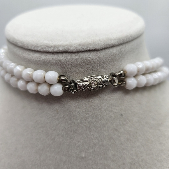 VINTAGE White Sparkle Faceted Glass Bead Double Strand Necklace Box Clasp - Picture 5 of 6